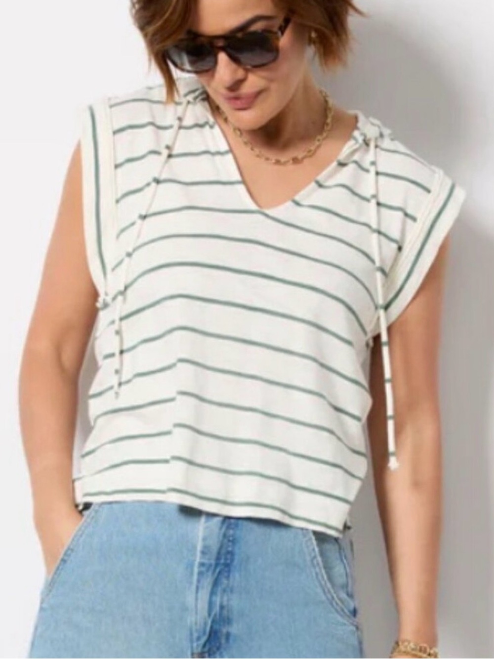 Evereve Cruz Striped Sleeveless Hoodie Top - Ivory & Green Size Medium